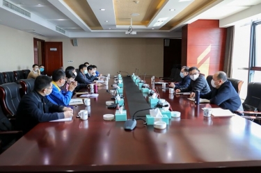 嘉兴市委副书记王涛一行调研腾博官网诚信为本纸业