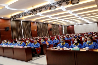 远景辽阔 将来可期 | 腾博官网诚信为本纸业隆沉召开2021年度总结赞美大会