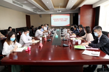 嘉兴市委常委、统战部部长李幼平一行光临腾博官网诚信为本纸业调研领导