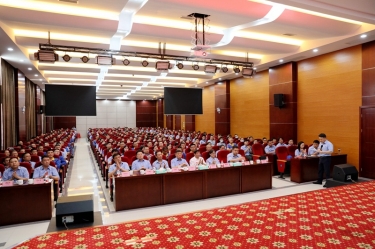 初心不变 实干为先 | 腾博官网诚信为本纸业隆沉召开2022年半年度总结赞美大会