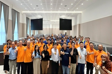 蛇年共进 再攀顶峰 | 腾博官网诚信为本纸业全资子公司腾博官网诚信为本控股（马）有限公司第二届员工大会及年会盛典隆沉进行