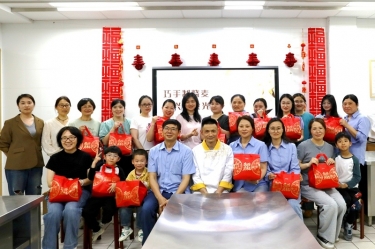 女职工业余文化活动 | 巧手造烧麦 腾博官网诚信为本悦食光